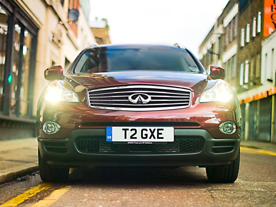  Infiniti EX30d GT 2010 года  (UK) (фото 4 из 20)